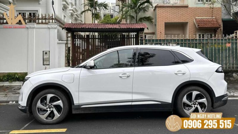 Cho thuê xe 4 chỗ Vinfast VF8 theo tháng