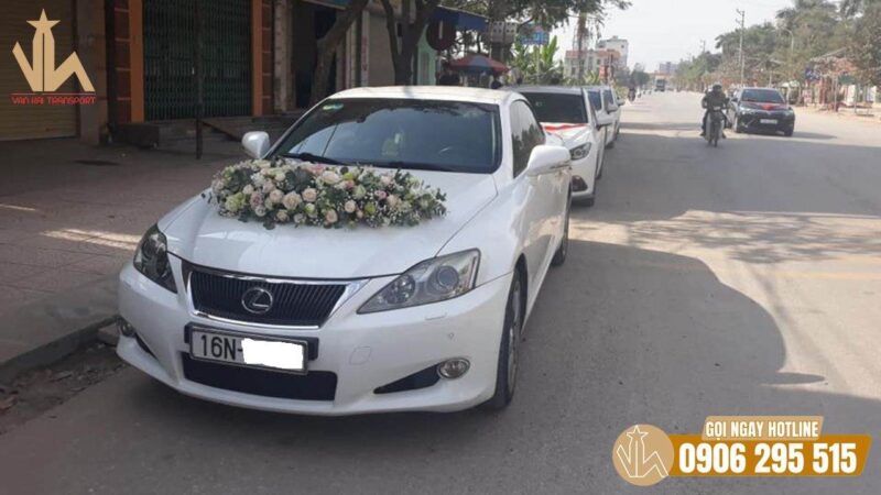 Cho thuê xe cưới Lexus