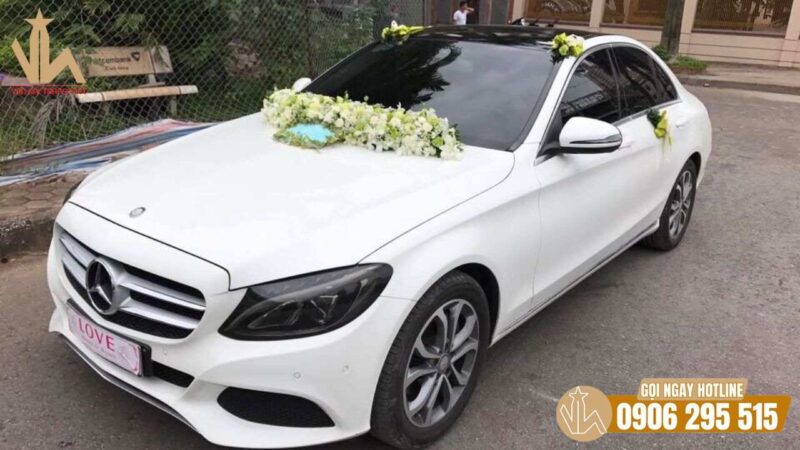 Cho thuê xe cưới Mercedes C300
