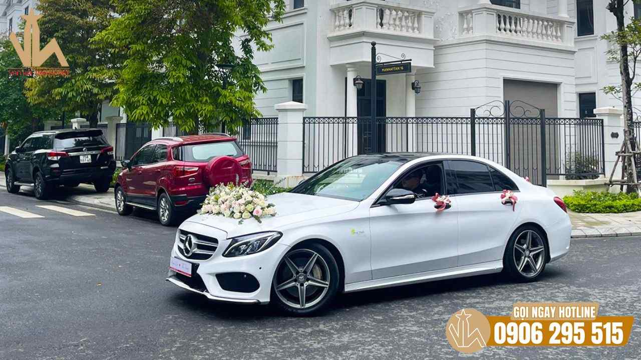 Dịch vụ cho thuê xe cưới Mercedes E250 được khách hàng quan tâm