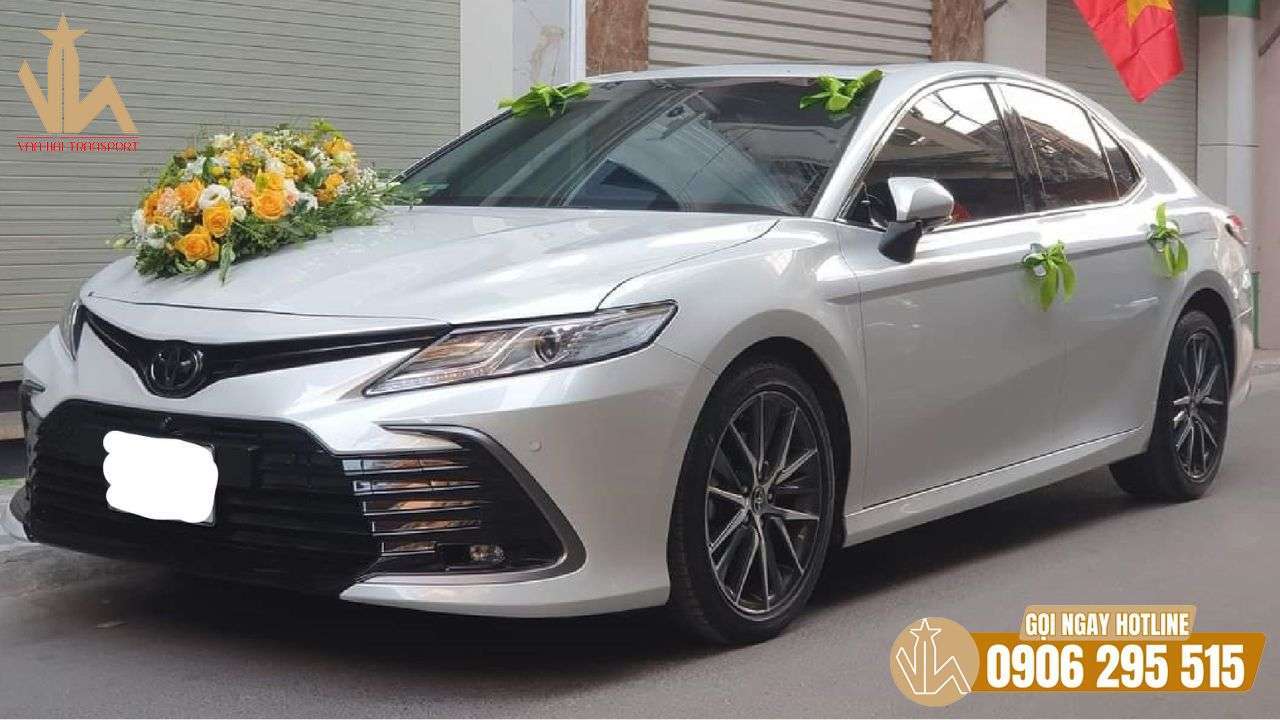 Dịch vụ thuê xe cưới Toyota Camry của Vân Hải giá rẻ