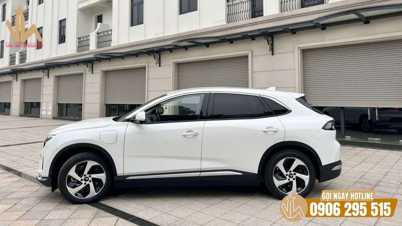 Báo giá thuê xe 4 chỗ Mercedes có nhiều ưu đãi
