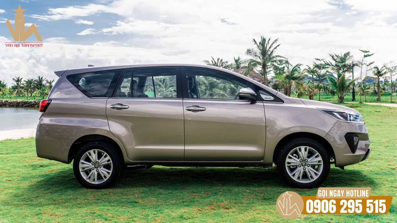 Xe 7 chỗ Innova là lựa chọn tiện ích cho nhiều hành trình