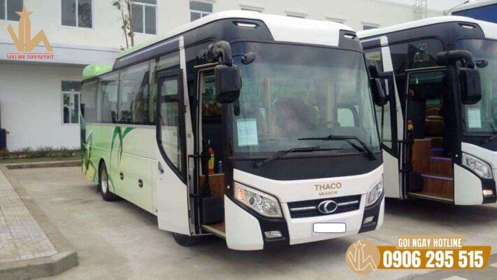 Thuê xe 35 chỗ Thaco Town giá rẻ, hành trình an toàn