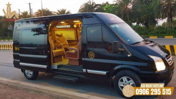 Di chuyển thoải mái cùng Dcar Limousine 9 chỗ cao cấp