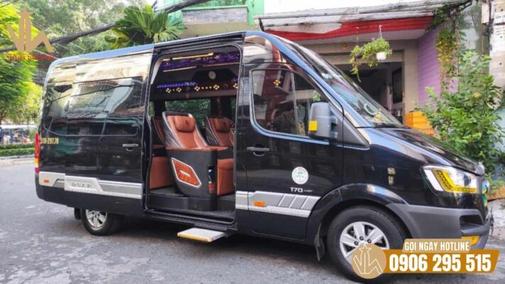 Thuê xe 9 chỗ Dcar Limousine, hành trình an toàn