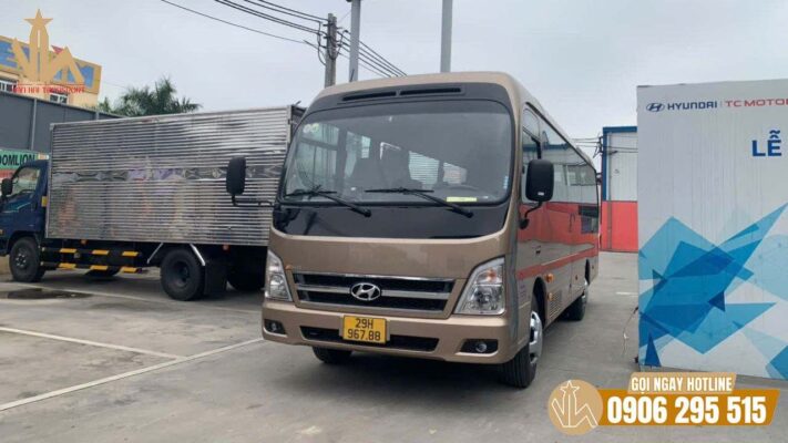 Kiểm tra báo giá trước khi xác nhận thuê xe du lịch