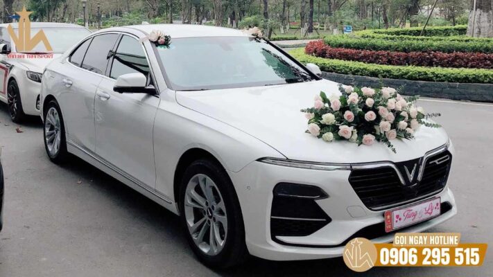 Xe phục vụ đưa đón cặp đôi trong ngày cưới