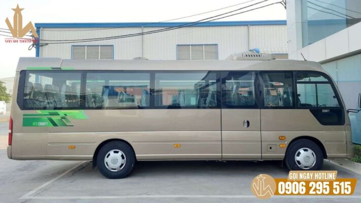 Tài xế giàu kinh nghiệm đồng hành cùng mọi chuyến đi Tài xế giàu kinh nghiệm đồng hành cùng mọi chuyến đưa đón