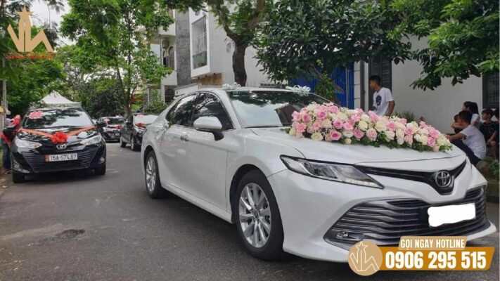 Chọn xe phù hợp giúp việc đưa đón ngày cưới suôn sẻ