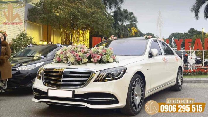Xe hoa sang trọng tạo điểm nhấn ấn tượng cho lễ cưới